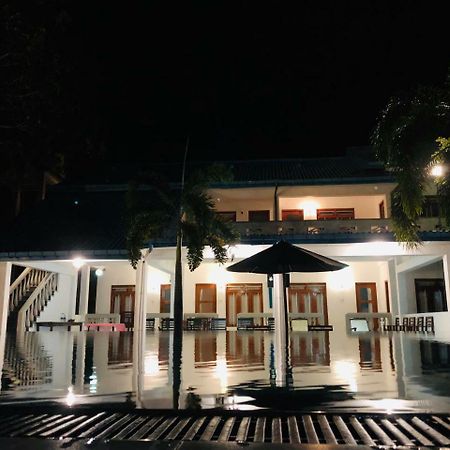 5000 m² dengan 7 kamar tidur dan 7 kamar mandi pribadi di Yala Tissamaharama Hotel Bagian luar foto