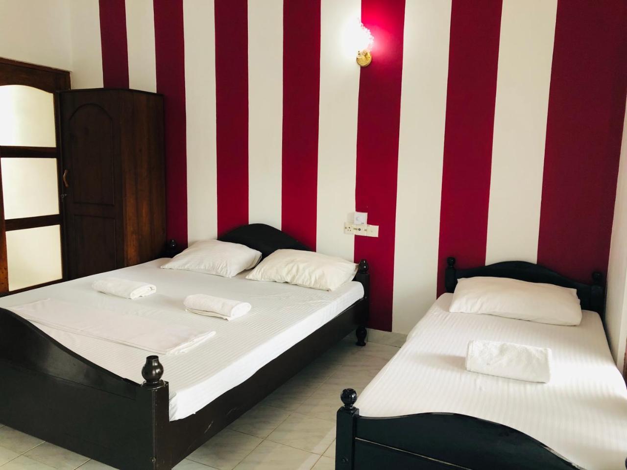 5000 m² dengan 7 kamar tidur dan 7 kamar mandi pribadi di Yala Tissamaharama Hotel Bagian luar foto